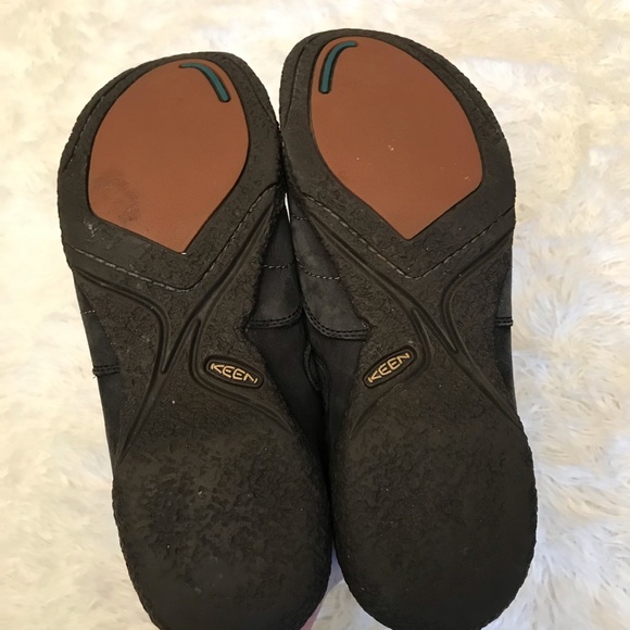 Keen black gray Mary Jane's size 8.5 EUC - Picture 3 of 7
